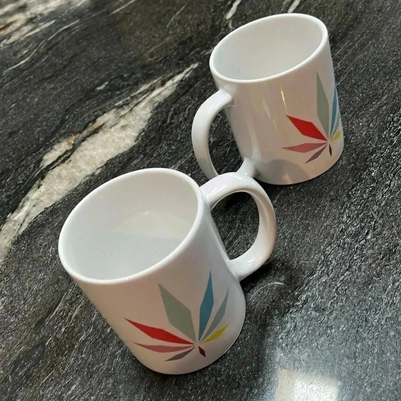 Coffee Mugs Colorful Leaf 420 design ( 2) mugs NWOT never used - Picture 3 of 4